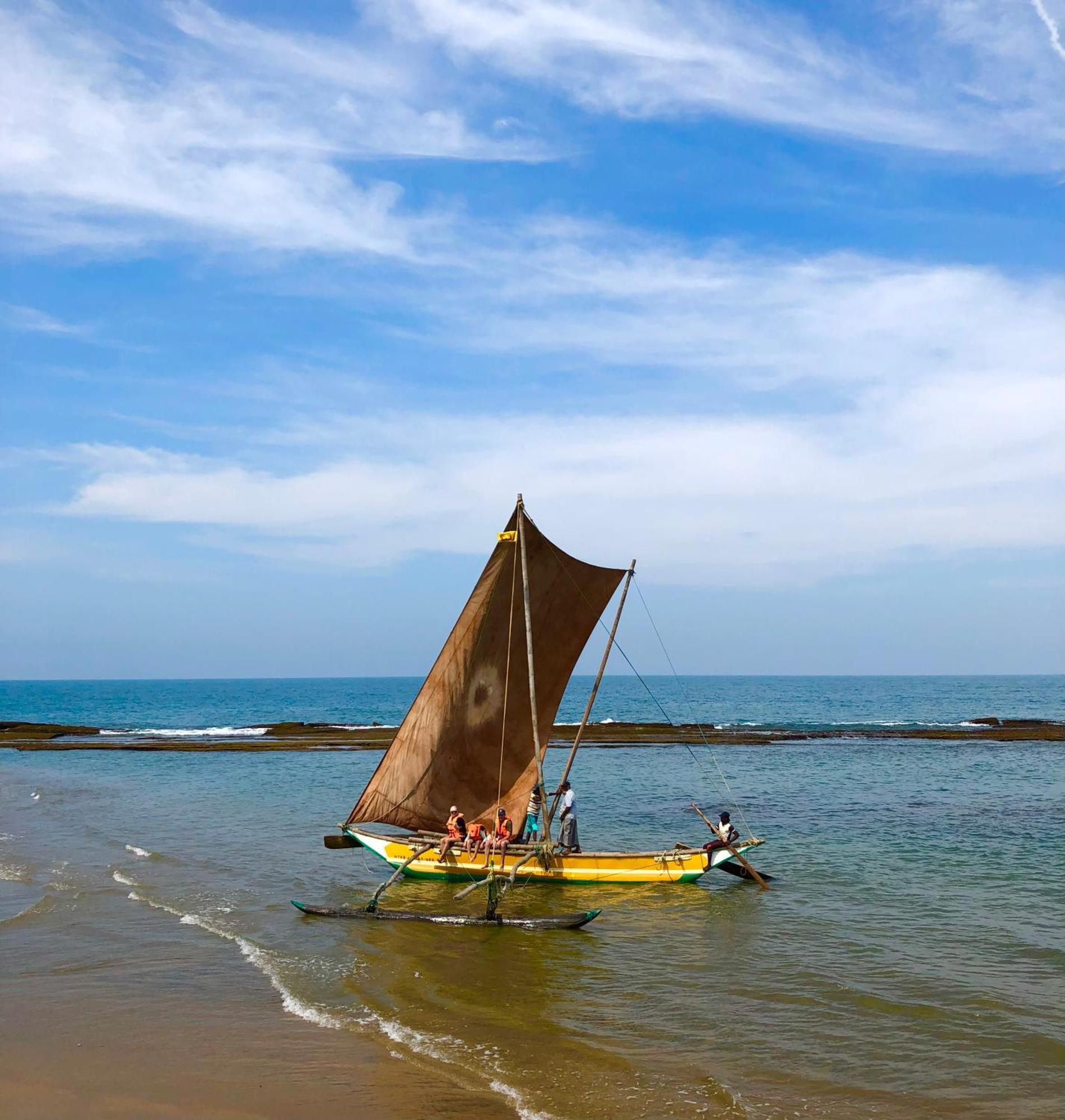 Negombo Morawala Beach Villa ภายนอก รูปภาพ